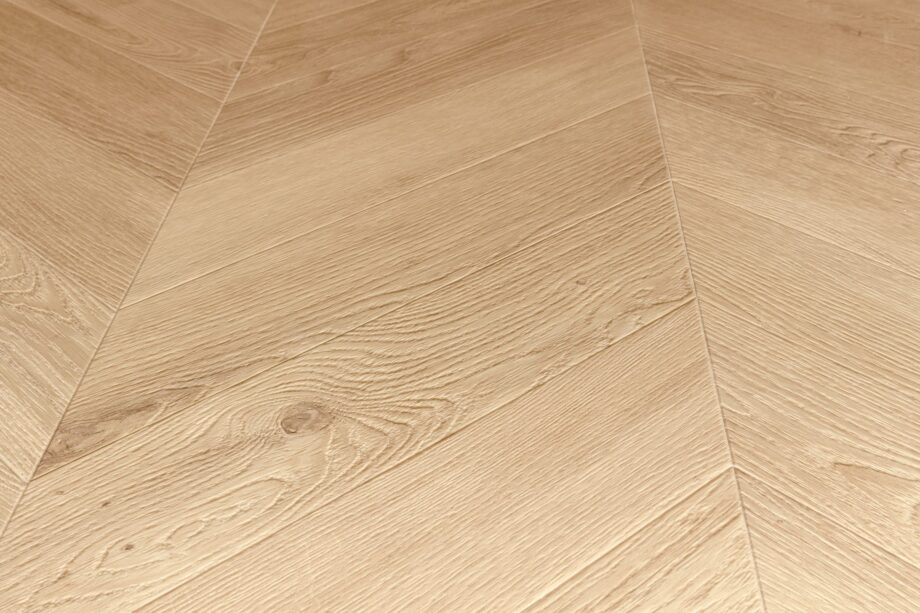 Tugevdatud südamikuga LVT vinüülparkett Floorify Chevron Maurice F700 – vaade 3 Tugevdatud südamikuga LVT vinüülparkett Floorify Chevron Maurice F700 – vaade 3