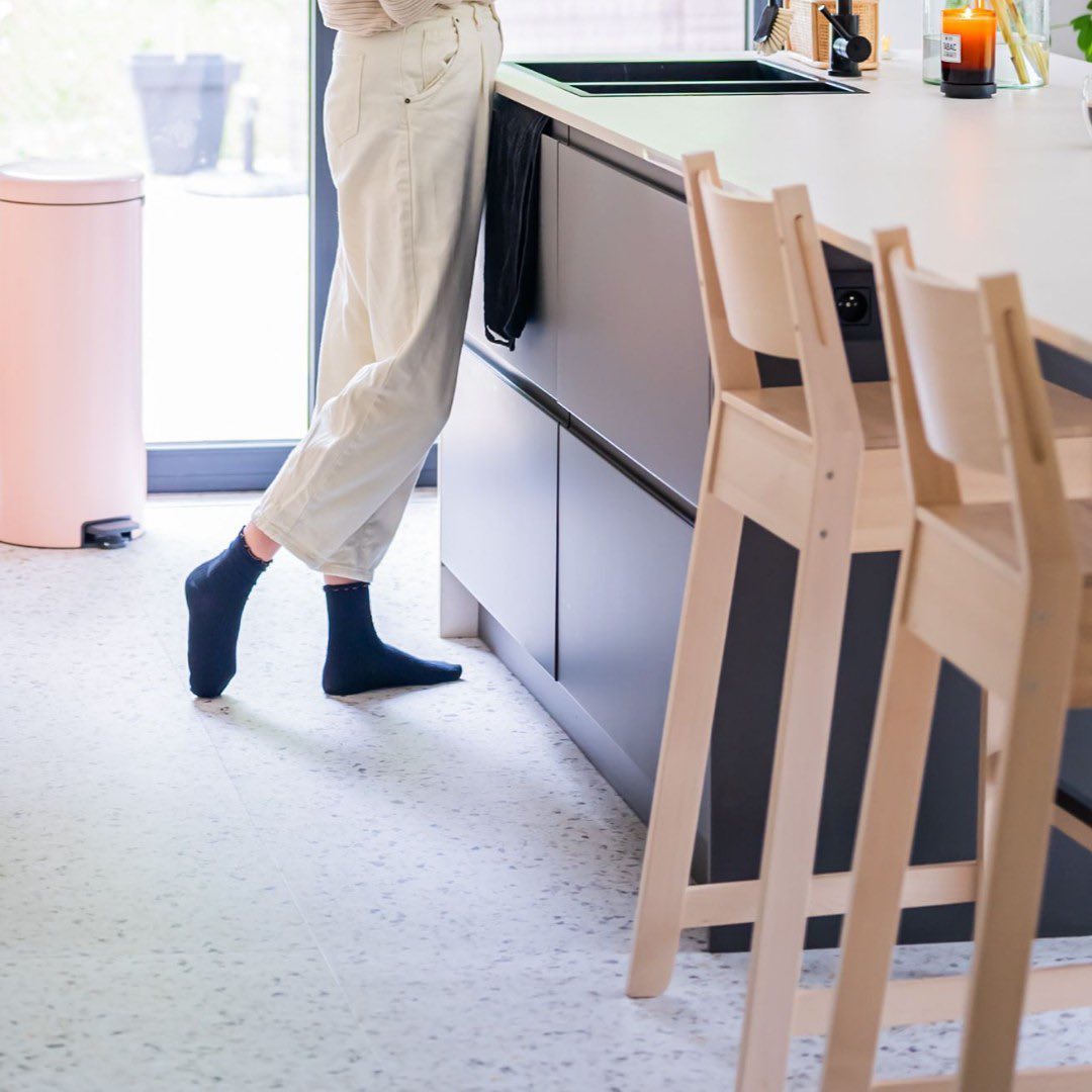 Tugevdatud südamikuga LVT vinüülplaat Floorify Large Tile Verona F023 – vaade 2